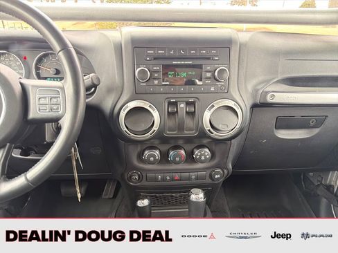 Used 2018 Jeep Wrangler Rubicon w/ Power Convenience Group image 19