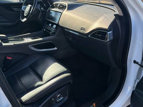 Used 2020 Jaguar F-PACE Prestige image 12