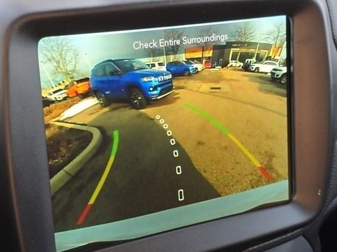 Used 2023 Jeep Renegade Latitude w/ Premium Group image 8