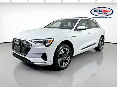Used 2022 Audi e-tron Premium w/ Convenience Plus Package AWD/4WD image 5