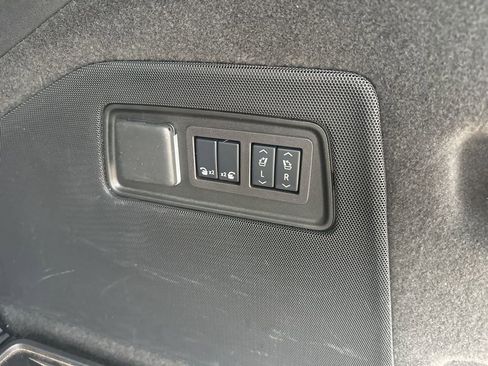Used 2024 Cadillac Escalade Premium Luxury Platinum AWD/4WD image 41