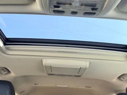 Used 2007 Chevrolet Tahoe LTZ w/ LTZ Preferred Equipment Group RWD image 5