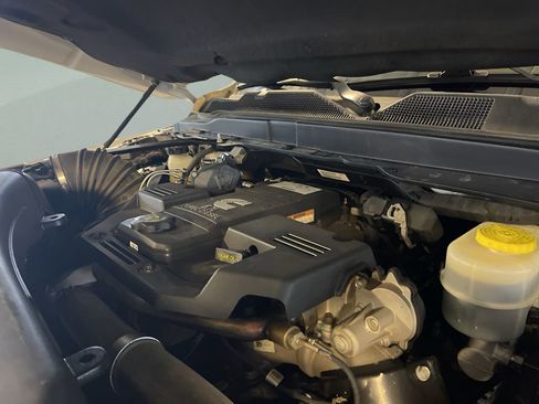 Used 2021 RAM 3500 Big Horn image 23