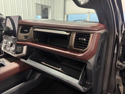 Used 2022 Ford Expedition Max Limited image 25