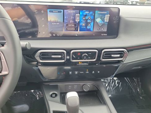 New 2026 Nissan Sentra SR w/ Floor Mat Package image 9