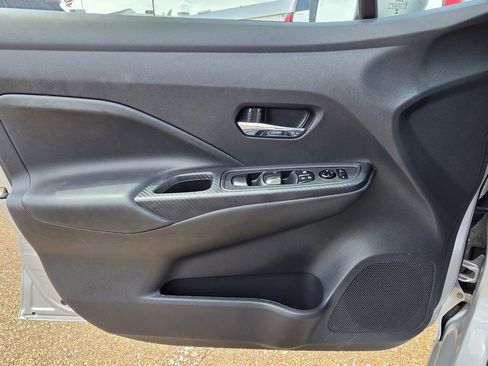 Used 2025 Nissan Versa SV FWD image 15