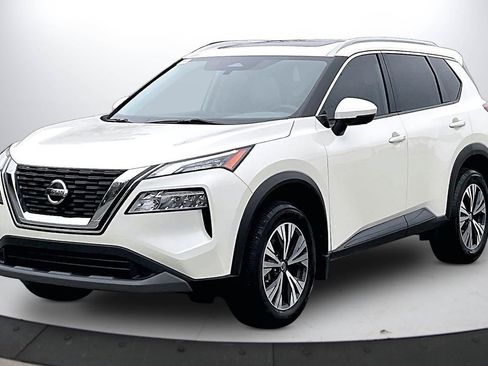 Used 2021 Nissan Rogue SV w/ Premium Package image 4