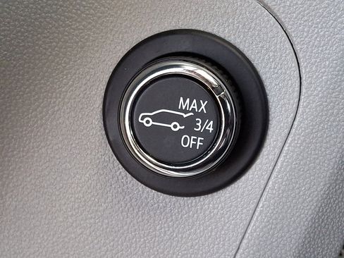 Used 2023 GMC Acadia SLE w/ Driver Convenience Package image 24