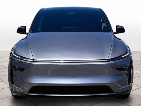 Used 2026 Tesla Model Y 2WD image 3