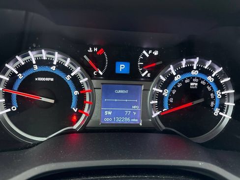 Used 2017 Toyota 4Runner Limited w/ Convenience Package AWD/4WD image 19