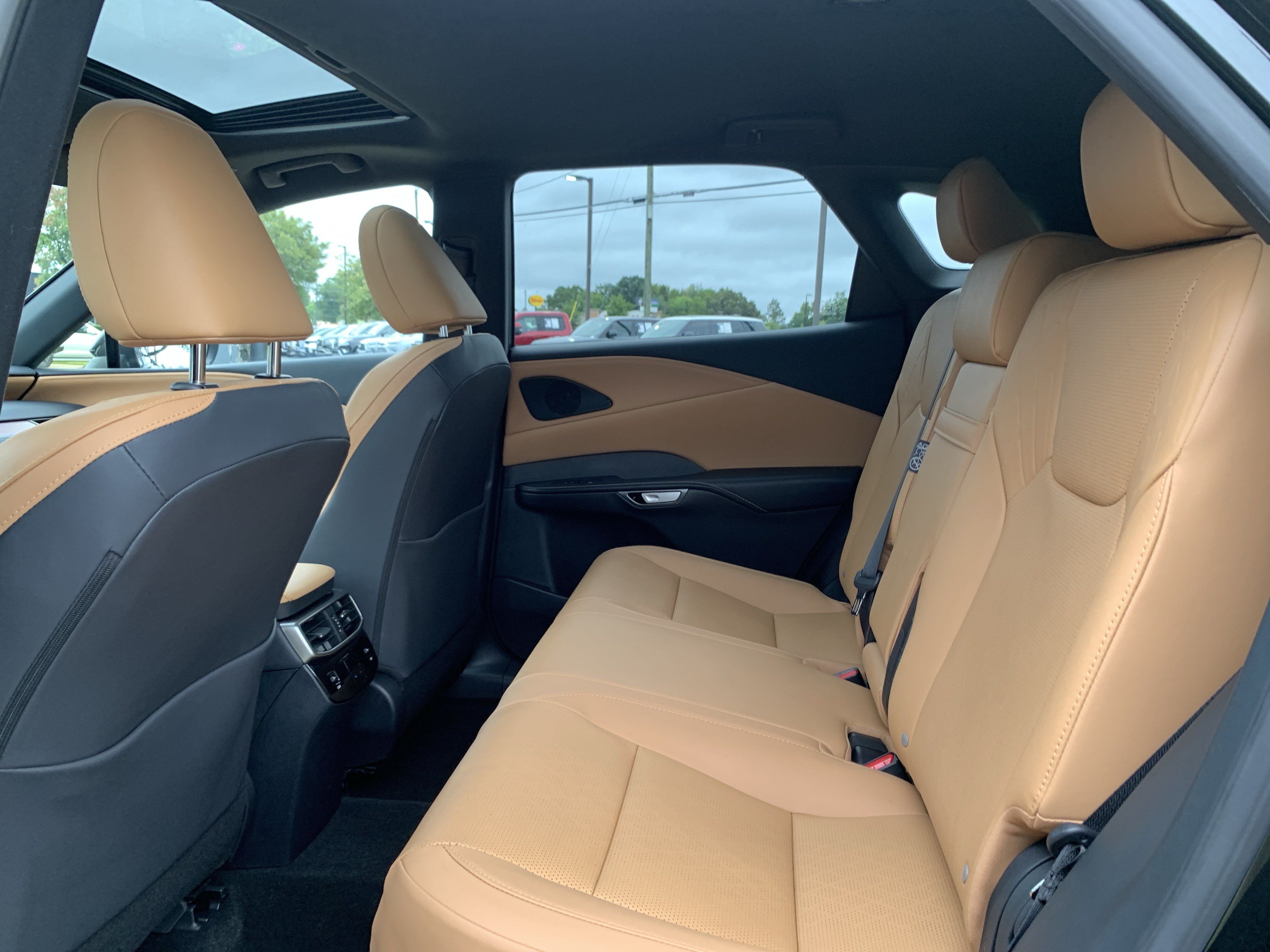 Used 2026 Lexus RX 350 Premium Plus w/ Accessory Package (Z1) FWD image 32
