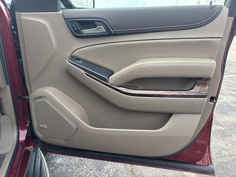 Used 2020 GMC Yukon SLT w/ Premium Edition image 32