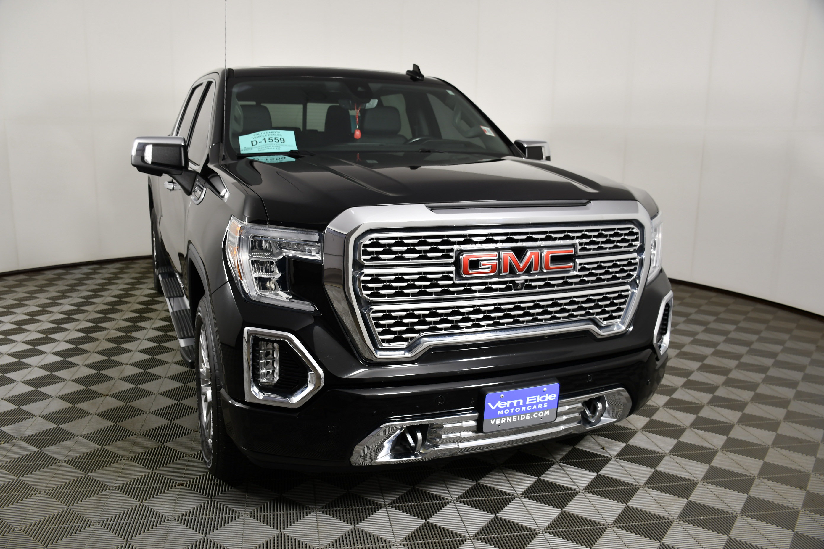 Used 2021 GMC Sierra 1500 Denali w/ Technology Package AWD/4WD image 3