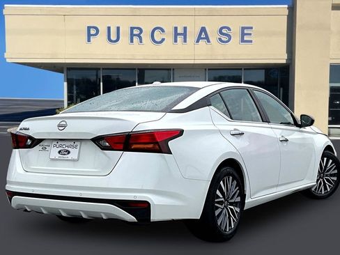 Used 2025 Nissan Altima 2.5 SV FWD image 6