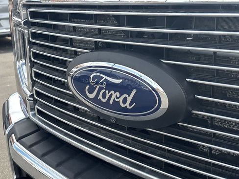 Used 2022 Ford F350 Lariat w/ Lariat Ultimate Package image 31