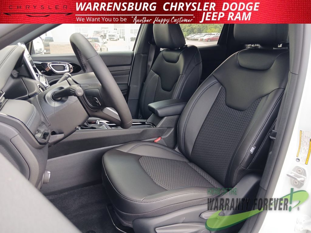 New 2026 Jeep Compass Latitude AWD/4WD image 13