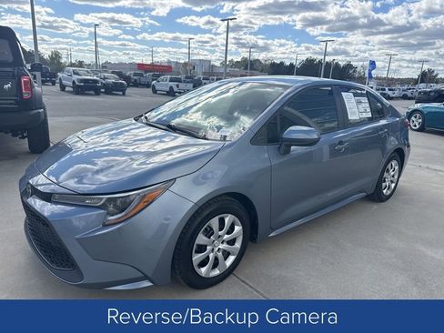 Used 2020 Toyota Corolla LE image 3