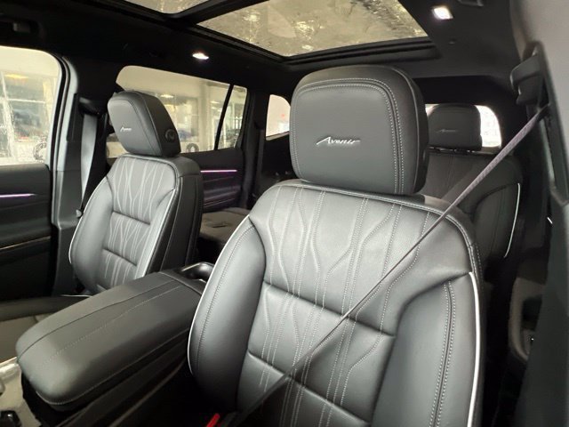 Used 2026 Buick Enclave Avenir w/ Super Cruise Package AWD/4WD image 7