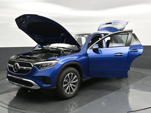 New 2025 Mercedes-Benz GLC 300 4MATIC image 46
