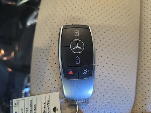 Used 2021 Mercedes-Benz C 300 Sedan image 36