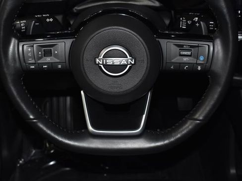 Used 2025 Nissan Pathfinder SL image 26