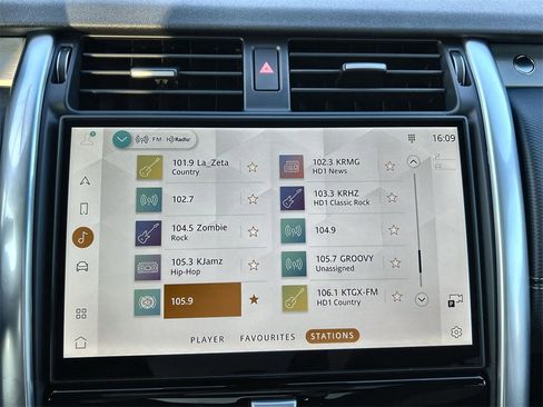 New 2026 Land Rover Discovery Limited Edition image 24