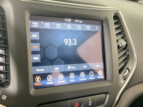 Used 2022 Jeep Cherokee Latitude Lux w/ Mopar Interior Package AWD/4WD image 14