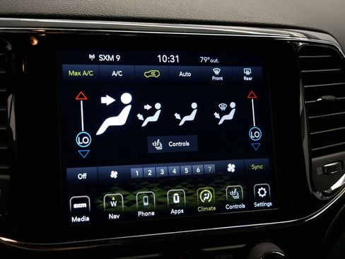 Certified 2022 Jeep Grand Cherokee Laredo X image 32