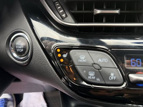 Used 2018 Toyota C-HR XLE FWD image 22