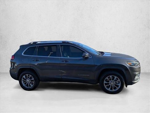 Used 2019 Jeep Cherokee Latitude Plus image 4