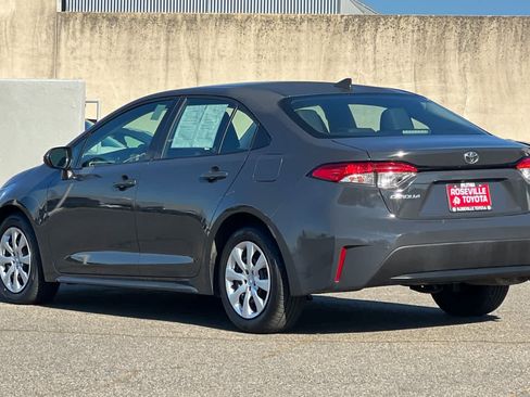 Used 2023 Toyota Corolla LE image 7
