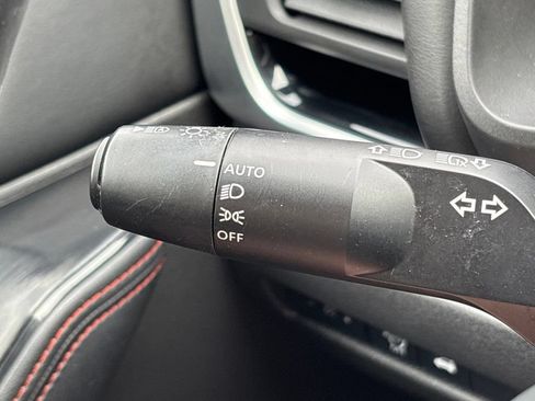 Used 2025 Nissan Rogue SV AWD/4WD image 30