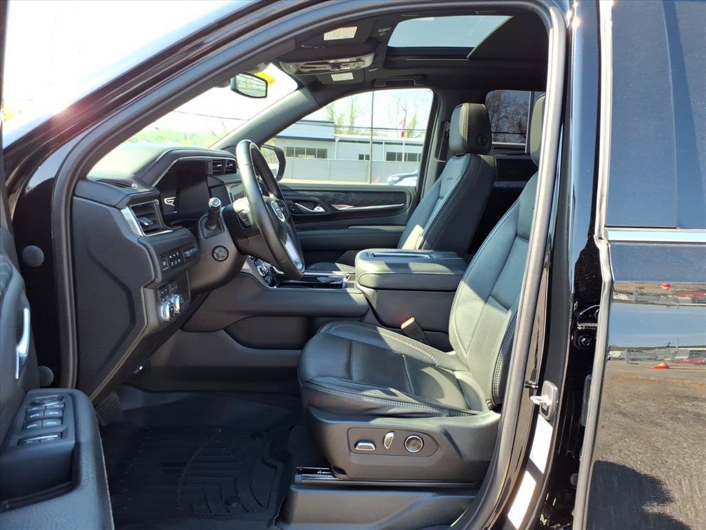 Used 2023 GMC Yukon Denali AWD/4WD image 11