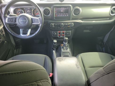 Used 2018 Jeep Wrangler Unlimited Sahara AWD/4WD image 15