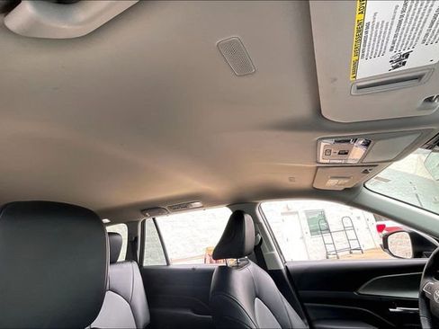 Used 2025 Toyota Grand Highlander AWD image 22