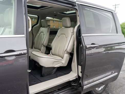 Used 2021 Chrysler Pacifica Limited w/ Premium & Safety Sphere Group AWD/4WD image 30