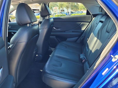 Used 2023 Hyundai Elantra Limited image 11