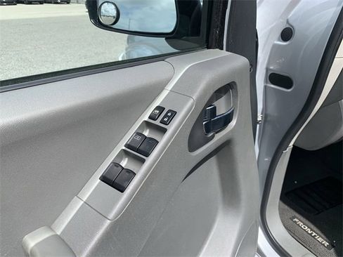 Used 2019 Nissan Frontier SV image 20