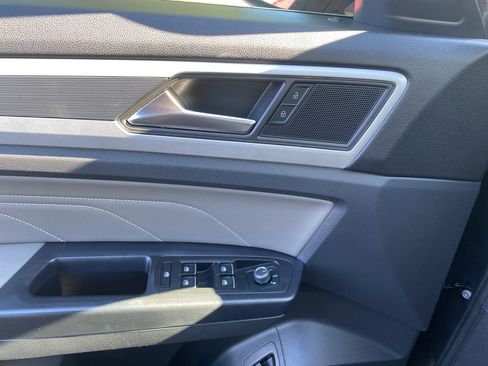 Used 2021 Volkswagen Atlas Cross Sport SEL image 17