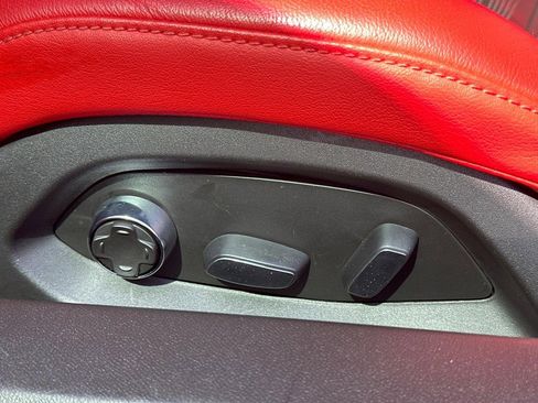 Used 2021 Chevrolet Corvette Stingray Premium Conv w/ Z51 Performance Package image 17