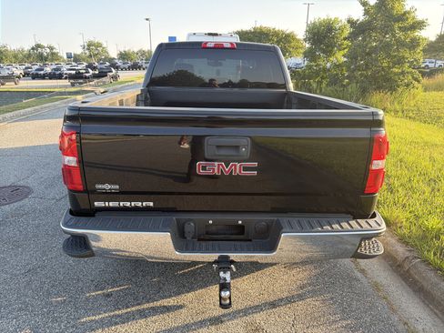 Used 2019 GMC Sierra 1500 SLE w/ SLE Value Package AWD/4WD image 9