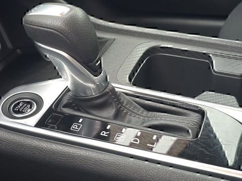 Used 2024 Nissan Sentra SV FWD image 30