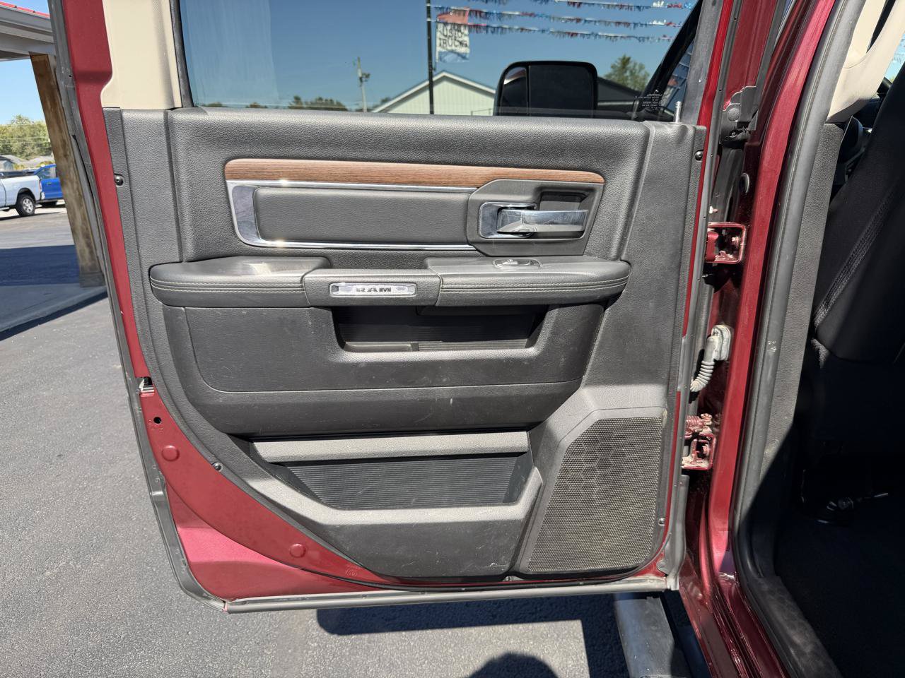 Used 2017 RAM 2500 Laramie w/ Sport Appearance Group AWD/4WD image 17