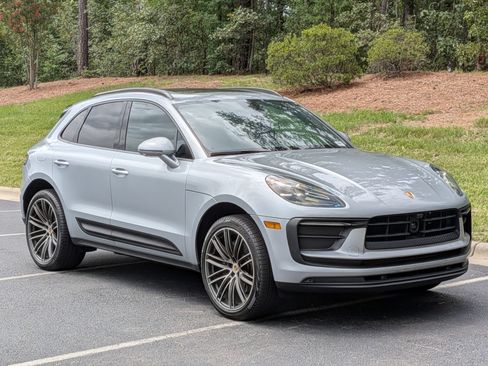 Certified 2026 Porsche Macan AWD/4WD image 26