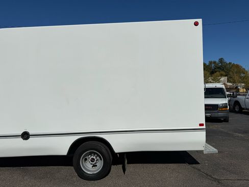 Used 2016 GMC Savana 3500 image 7