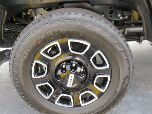 New 2025 Ford F250 Platinum image 12