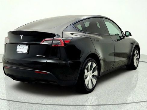 Used 2024 Tesla Model Y Long Range AWD/4WD image 5