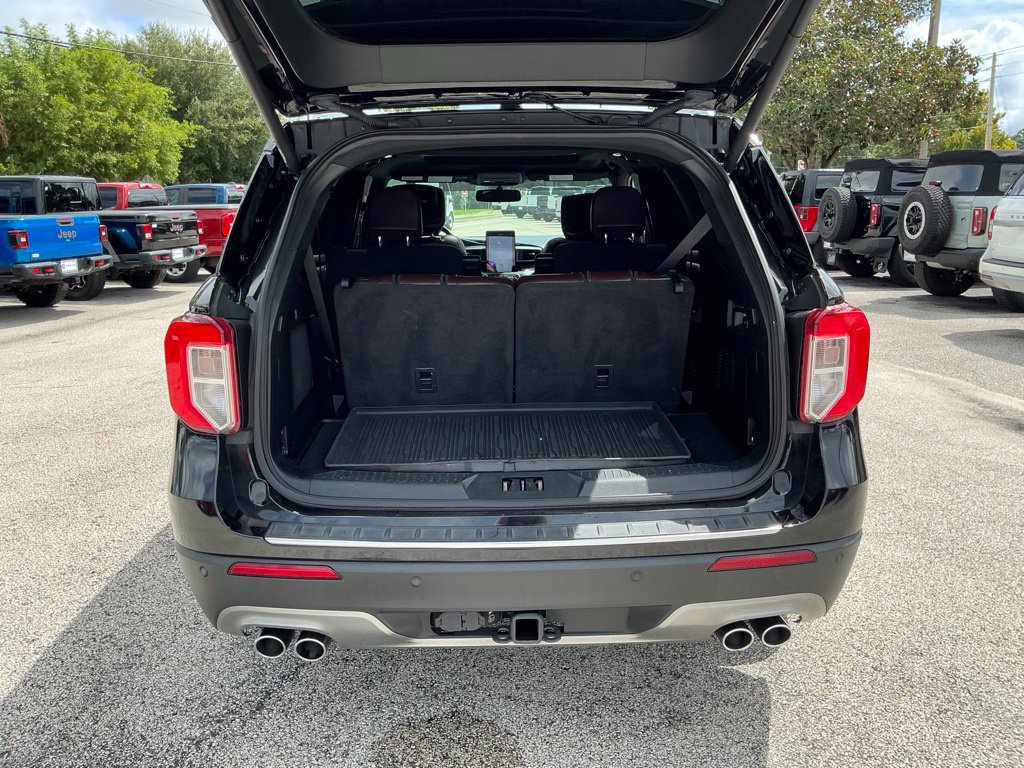 Used 2020 Ford Explorer Platinum w/ Premium Technology Package AWD/4WD image 23