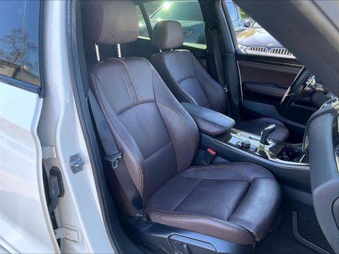 Used 2017 BMW X4 xDrive28i image 9