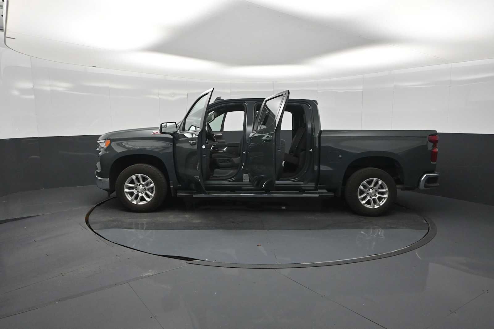 Used 2025 Chevrolet Silverado 1500 LT w/ Z71 Off-Road Package AWD/4WD image 59